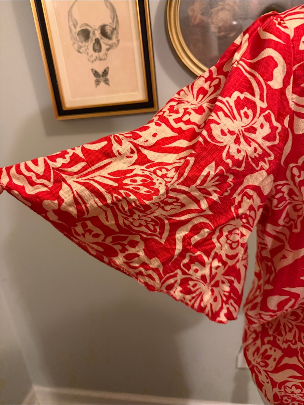 Floral Red & Cream Short Sleeve Knit Top - Picture 2 of 4